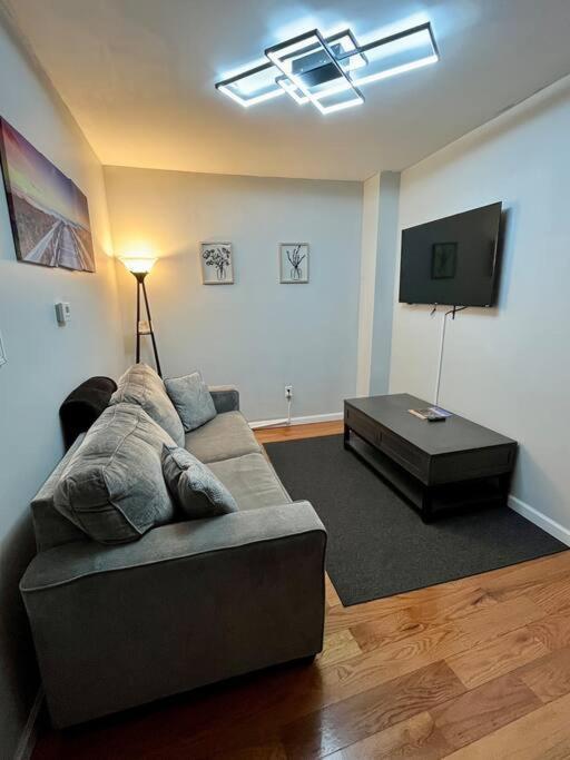 Appartamento Downtown Albany 1 Bed + Workstation @ Maiden Lane Esterno foto