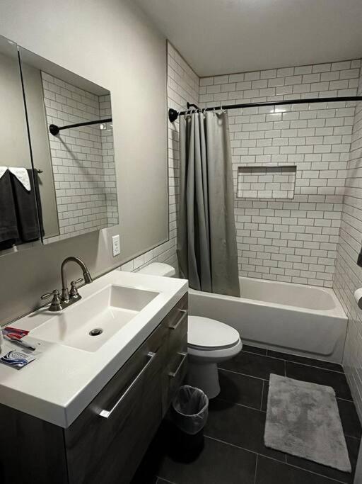 Appartamento Downtown Albany 1 Bed + Workstation @ Maiden Lane Esterno foto